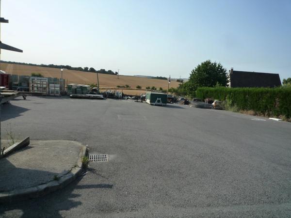 Dpt Aisne (02), LA CROIX SUR OURCQ à vendre ensemble immobilier professionnel 1170 m2 ateliers et bureaux sur 3000 m2 de terrain