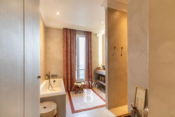 Paris 16ème, Appartement 3 Chambres -  163 m² à vendre