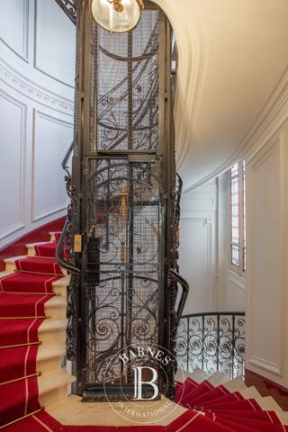 Paris 16ème, Appartement 3 Chambres -  163 m² à vendre