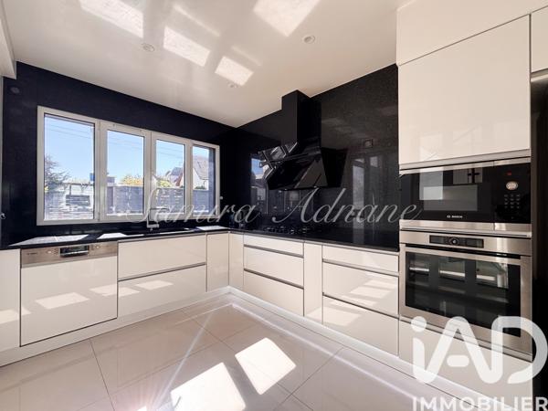 Maison à vendre 10 pièces 257,46 m² Montigny-lès-Cormeilles