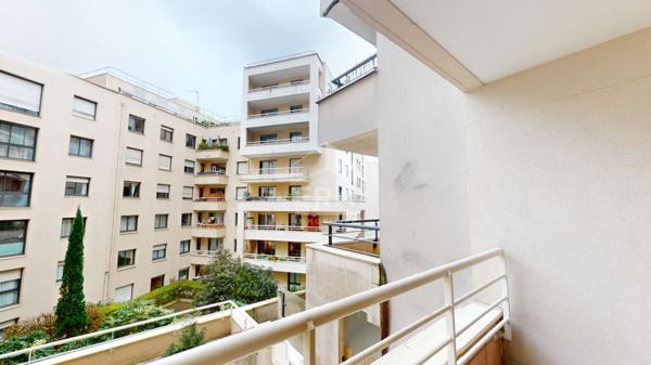 Appartement Paris 4 pièces  79.60 m2 avec un balcon