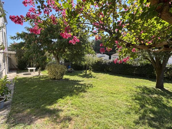 Saint-Césaire (17770) EXCLUSIVITE : MAISON EN PIERRE 6 PIECES ENTRE COGNAC ET SAINTES