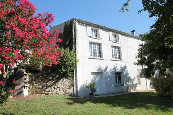 Saint-Césaire (17770) EXCLUSIVITE : MAISON EN PIERRE 6 PIECES ENTRE COGNAC ET SAINTES