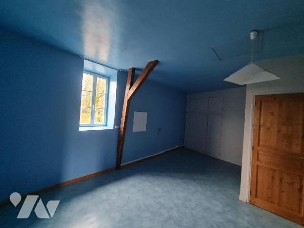 OISEMONT, Maison de  charme avec jardin sans vis à vis à deux pas des commerces et écoles compo...