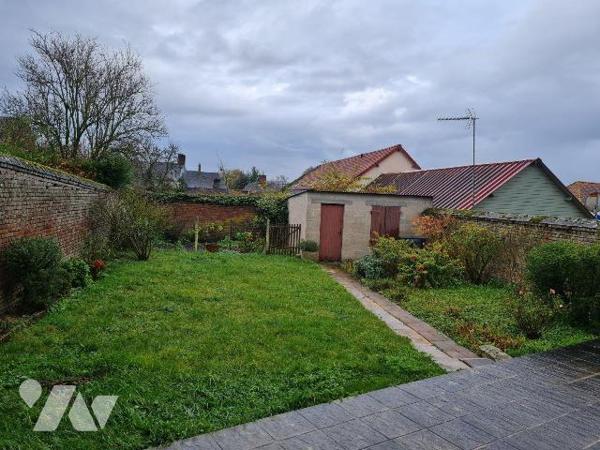 OISEMONT, Maison de  charme avec jardin sans vis à vis à deux pas des commerces et écoles compo...