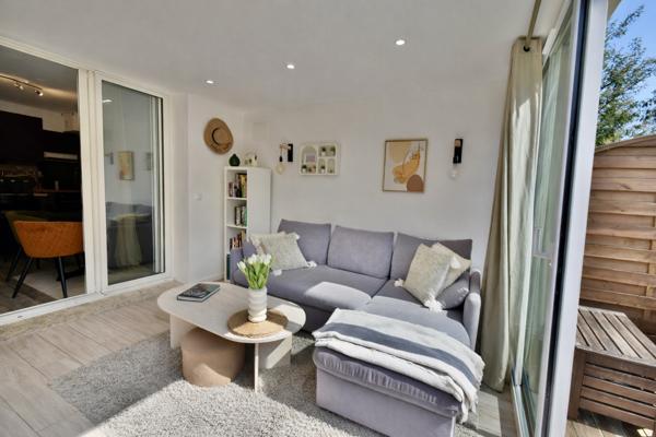 Grimaud (83310) Appartement 3 pièces refait à neuf avec terrasse et jardin – entre mer et golf