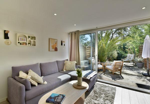 Grimaud (83310) Appartement 3 pièces refait à neuf avec terrasse et jardin – entre mer et golf