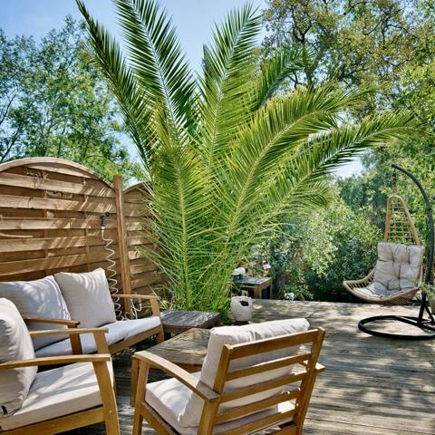 Grimaud (83310) Appartement 3 pièces refait à neuf avec terrasse et jardin – entre mer et golf