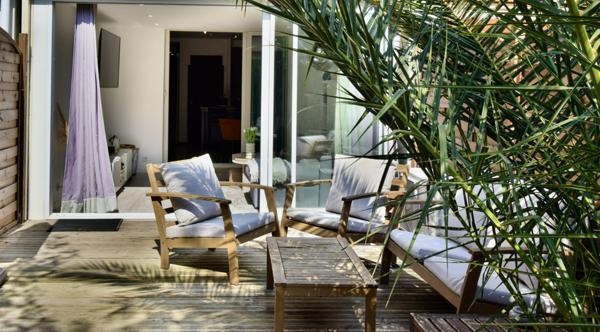 Grimaud (83310) Appartement 3 pièces refait à neuf avec terrasse et jardin – entre mer et golf