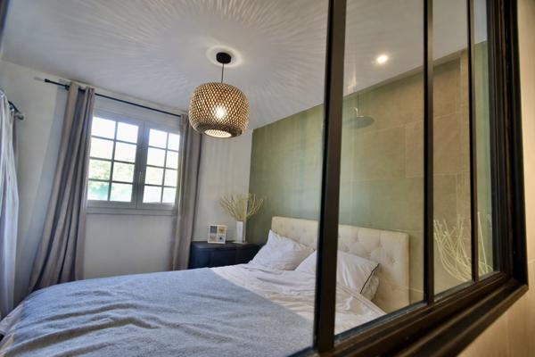 Grimaud (83310) Appartement 3 pièces refait à neuf avec terrasse et jardin – entre mer et golf