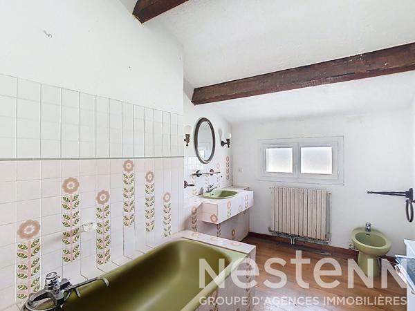 Maison T6 de 169 m² avec jardin et piscine