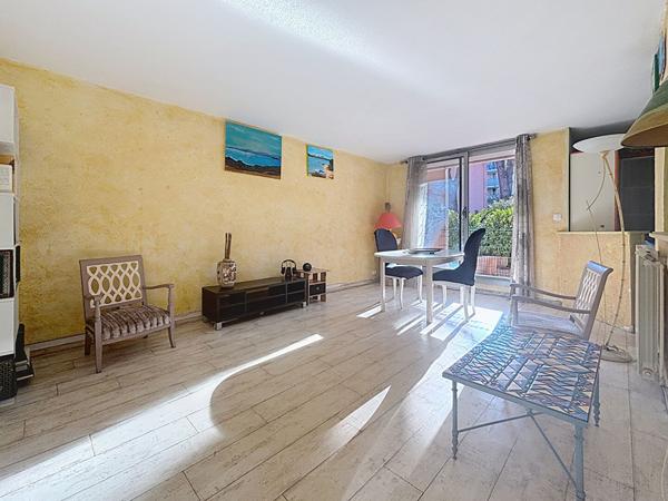 Fréjus - Appartement T3 de 61 m² avec garage, au calme et proche des commerces