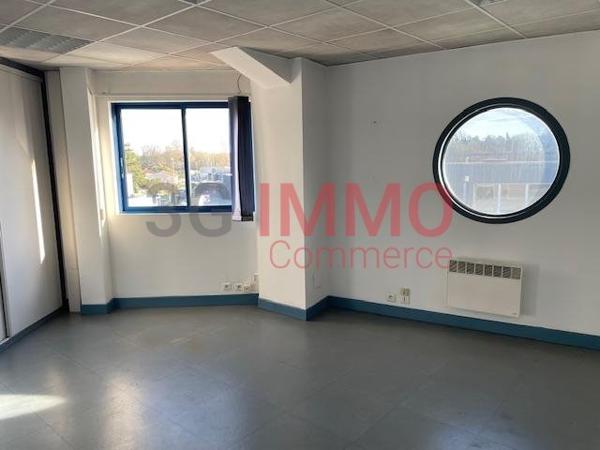 Location / Local Industriel / Bâtiment