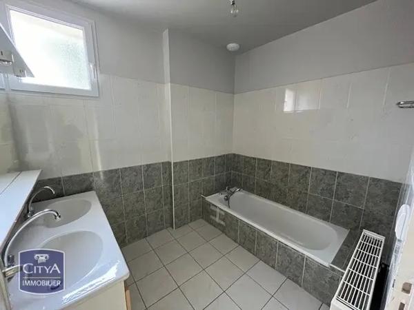 Immeuble à vendre 208m² Objat (19130)