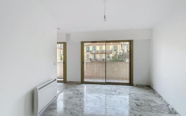 Appartement à louer    1 pièce •  Cannes