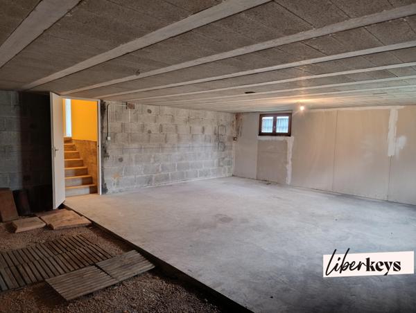MAISON PLAIN-PIED ET SOUS-SOL, TERRAIN 1000 M², GRAND GARAGE, 3 CHAMBRES