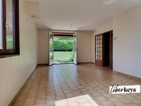 MAISON PLAIN-PIED ET SOUS-SOL, TERRAIN 1000 M², GRAND GARAGE, 3 CHAMBRES