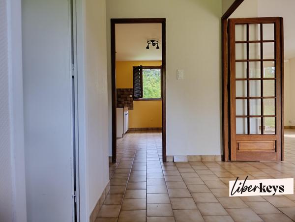 MAISON PLAIN-PIED ET SOUS-SOL, TERRAIN 1000 M², GRAND GARAGE, 3 CHAMBRES