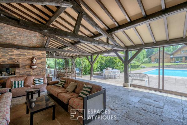 Propriété d’exception avec étang, piscine et pool house en pierre