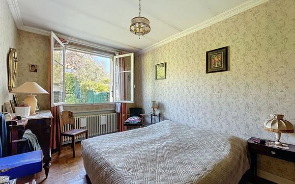 Maison à vendre    5 pièces •  Rueil-Malmaison