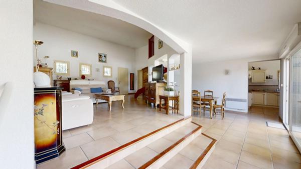 Maison La Crau 5 pièce(s) 132 m2 sur 1200 m²