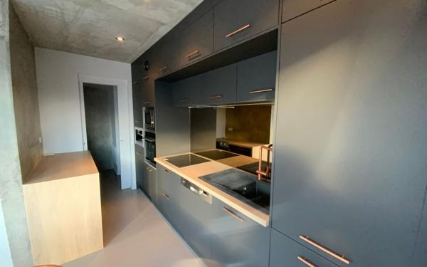 Immeuble à vendre    7 pièces • 333,08 m2 Lyon 4