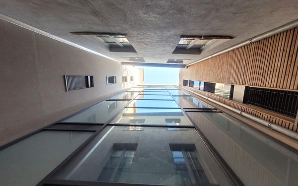 Immeuble à vendre    7 pièces • 333,08 m2 Lyon 4