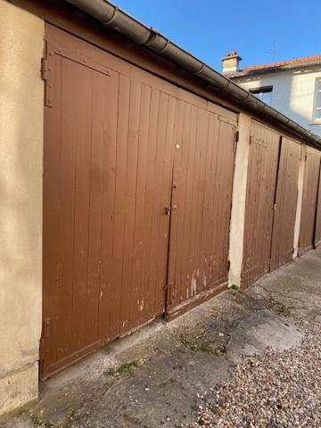 Location parking / box Bois-Colombes - 8 m² - 112 €/mois