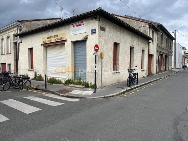 Vente
                Local commercial135 m² - BORDEAUX (33100)