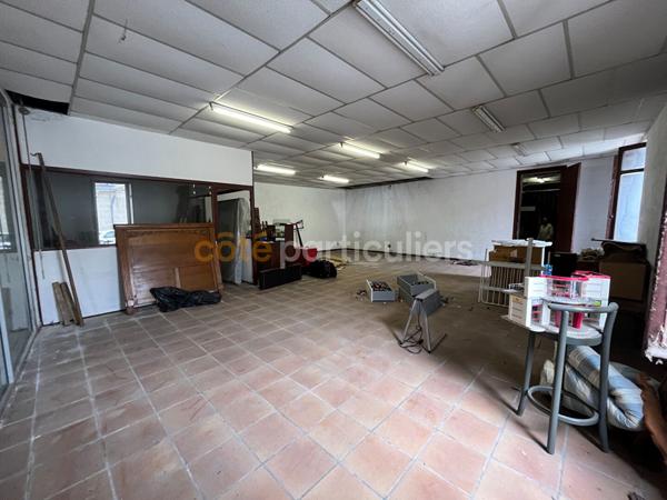 Vente
                Local commercial135 m² - BORDEAUX (33100)