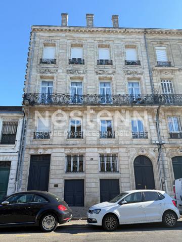 Bordeaux Quai // Cours du Médoc Grand Appartement en duplex + cave + parking
