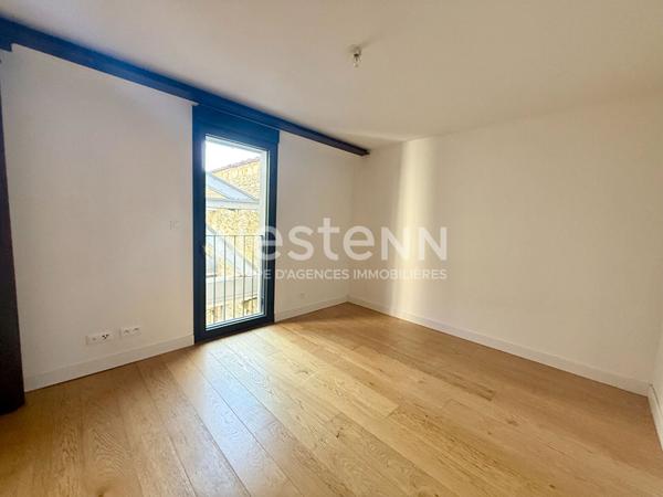 Bordeaux Quai // Cours du Médoc Grand Appartement en duplex + cave + parking