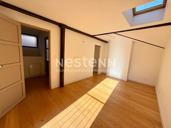 Bordeaux Quai // Cours du Médoc Grand Appartement en duplex + cave + parking