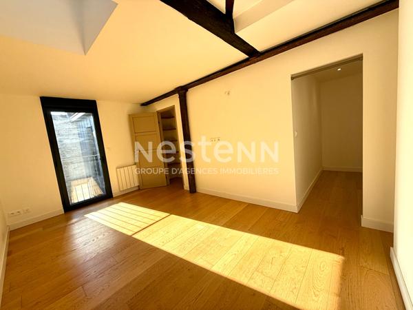 Bordeaux Quai // Cours du Médoc Grand Appartement en duplex + cave + parking