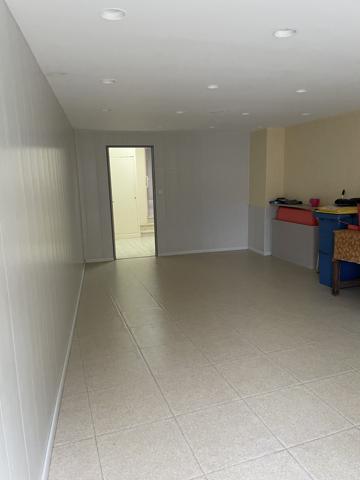 Ensemble commerce et Appartement