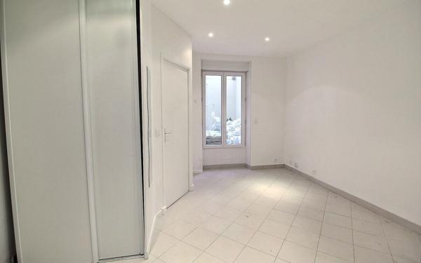 Appartement à vendre    2 pièces • 34 m2 Paris 17