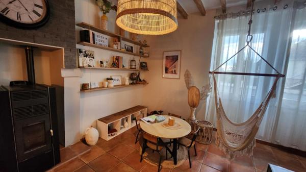 Maison à Montigné le Brillant