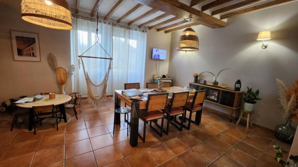 Maison à Montigné le Brillant