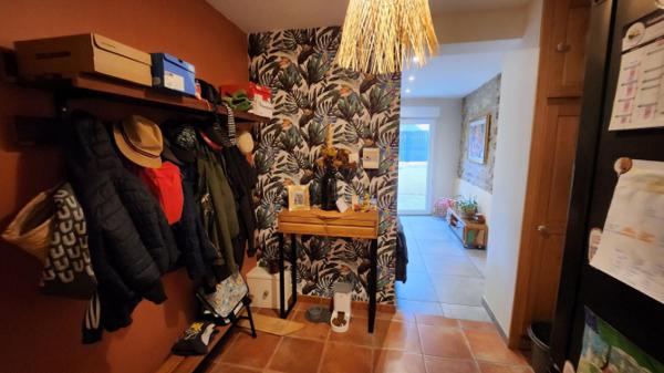 Maison à Montigné le Brillant