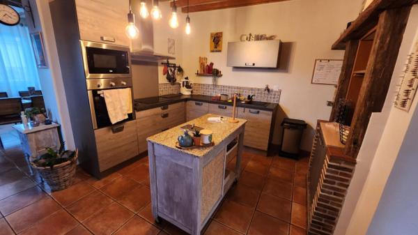 Maison à Montigné le Brillant