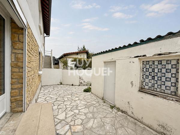 APPARTEMENT 4 PIECES - JARDIN - PARKING - BLONVILLE SUR MER