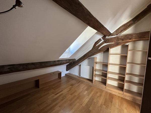 Duplex
                                                                                                                                                                                                                                                                                                                        6 pièce(s)                                                                                                                                                                                                          3 chambre(s)                                                                                                                                                                                                          146  m²