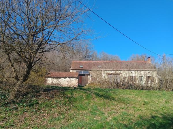 JOLIE FERMETTE À FINIR DE RÉNOVER SUR 1,8 HA