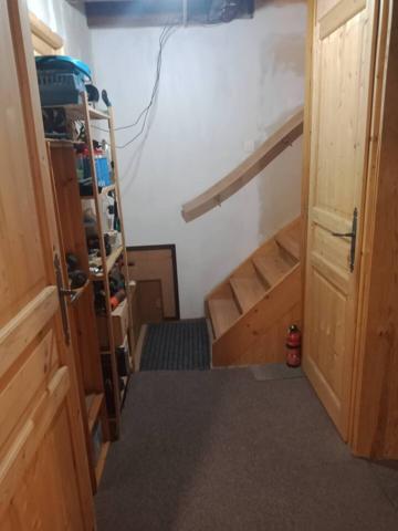 JOLIE FERMETTE À FINIR DE RÉNOVER SUR 1,8 HA