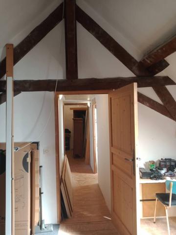 JOLIE FERMETTE À FINIR DE RÉNOVER SUR 1,8 HA