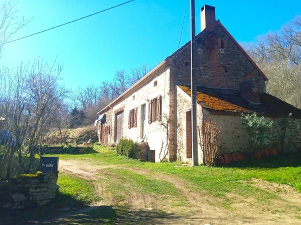 JOLIE FERMETTE À FINIR DE RÉNOVER SUR 1,8 HA