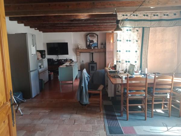 JOLIE FERMETTE À FINIR DE RÉNOVER SUR 1,8 HA