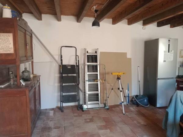 JOLIE FERMETTE À FINIR DE RÉNOVER SUR 1,8 HA