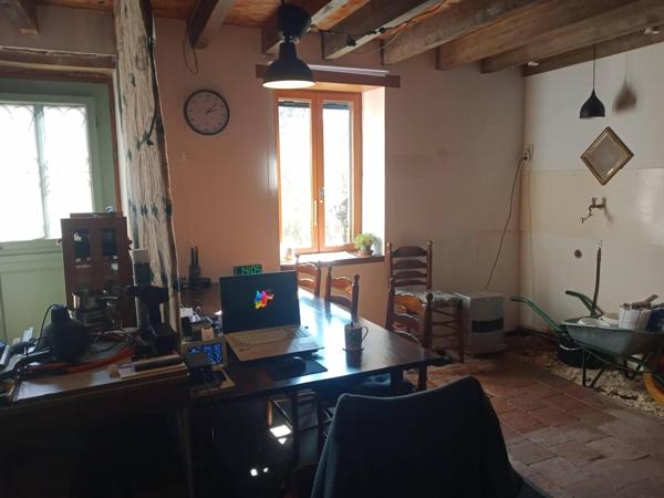 JOLIE FERMETTE À FINIR DE RÉNOVER SUR 1,8 HA