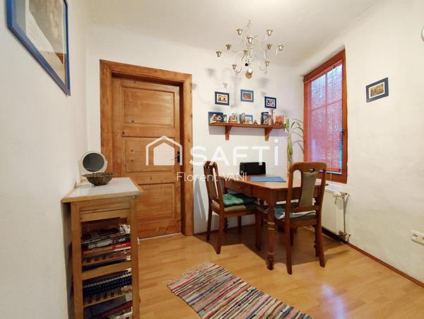 Maison de village avec grange